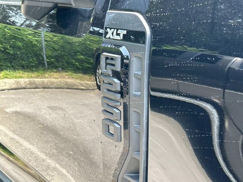 Used 2024 Ford F250 XLT w/ XLT Premium Package AWD/4WD image 5