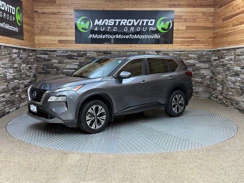 Used 2023 Nissan Rogue SV image 5