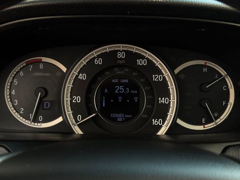 Used 2016 Honda Accord Touring image 17