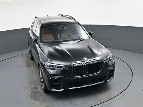 Used 2021 BMW X7 M50i image 23