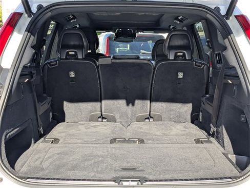 Used 2022 Volvo XC90 T8 R-Design w/ Advanced Package image 28