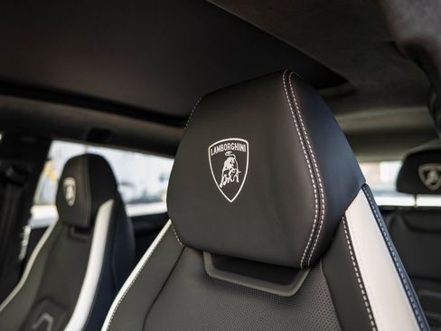 New 2026 Lamborghini Urus SE image 16