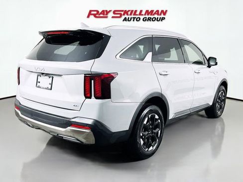Used 2025 Kia Sorento S AWD/4WD image 7