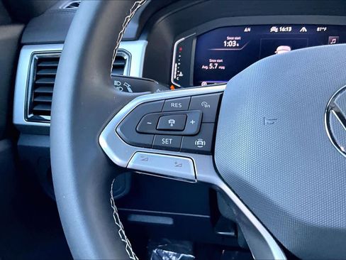 Used 2022 Volkswagen Atlas Cross Sport SE image 23