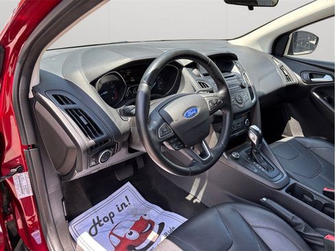 Used 2015 Ford Focus SE w/ Equipment Group 201A FWD image 6