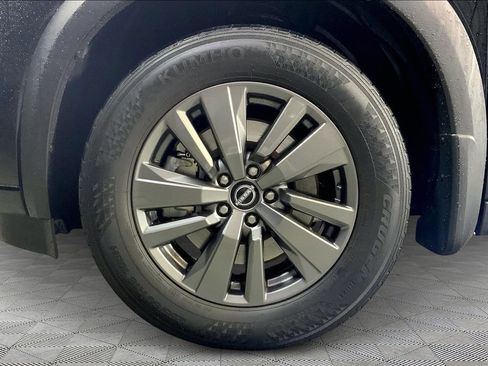 Used 2022 Nissan Pathfinder SV w/ SV Black Package image 22