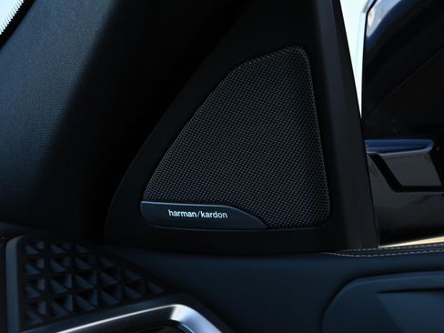 Certified 2025 BMW X6 xDrive40i w/ Premium Package image 27