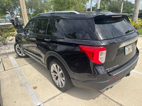 Used 2023 Ford Explorer Platinum w/ Technology Package AWD/4WD image 4