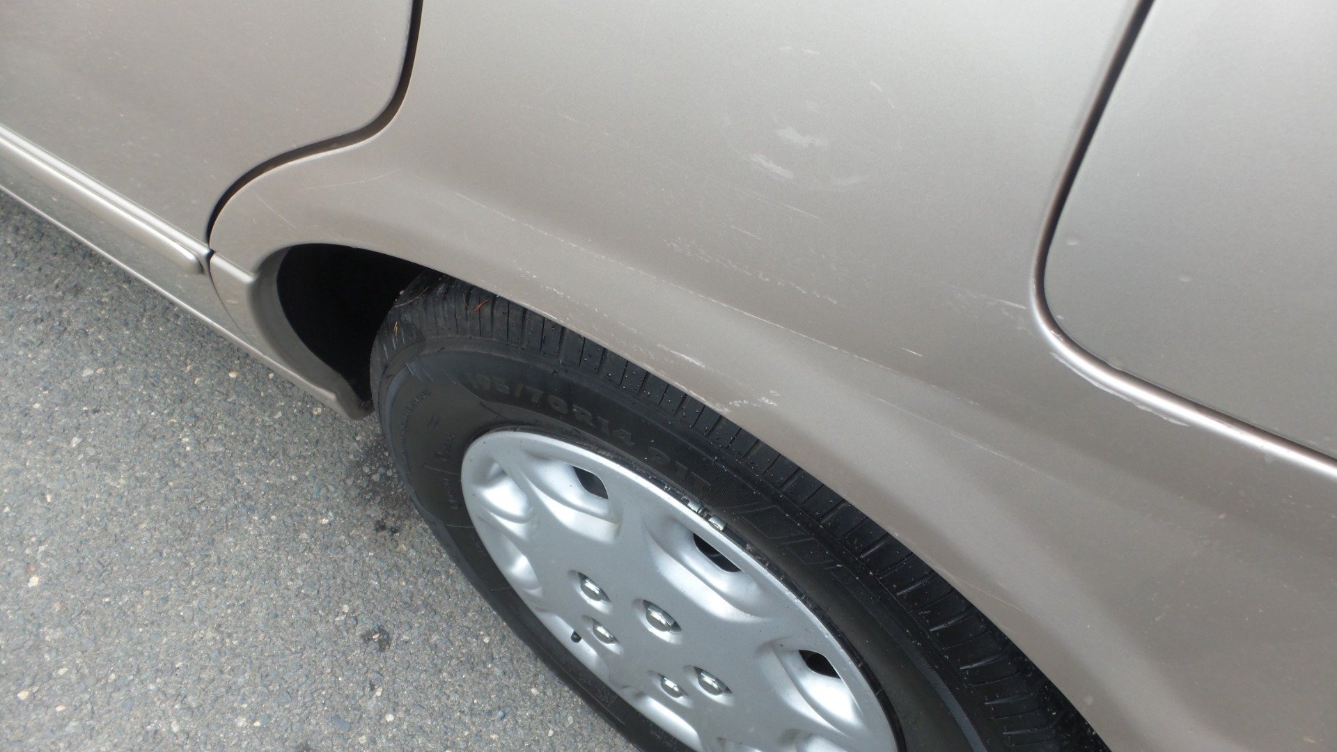 Used 1998 Toyota Camry LE FWD image 48