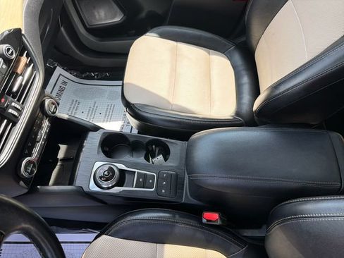 Used 2021 Ford Escape Titanium w/ Titanium Elite Package AWD/4WD image 28