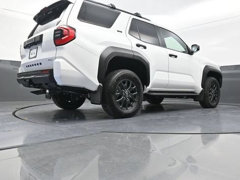 Used 2026 Toyota 4Runner SR5 AWD/4WD image 37