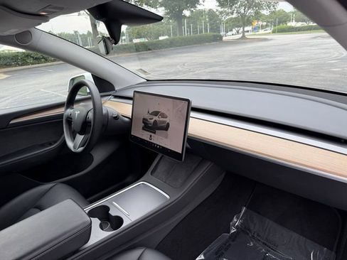 Used 2023 Tesla Model Y Performance AWD/4WD image 35