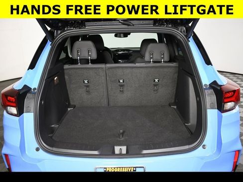 Used 2023 Chevrolet TrailBlazer RS w/ Sun and Liftgate Package AWD/4WD image 13