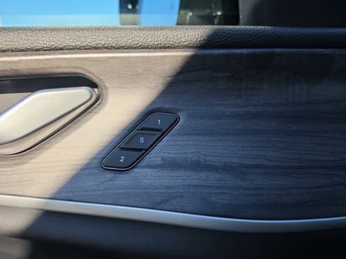 Used 2024 Jeep Grand Cherokee Limited 4xe image 22