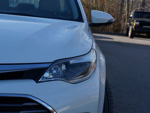 Used 2016 Toyota Avalon Limited image 5