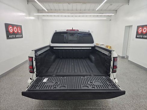 Used 2022 Nissan Frontier SV RWD image 6