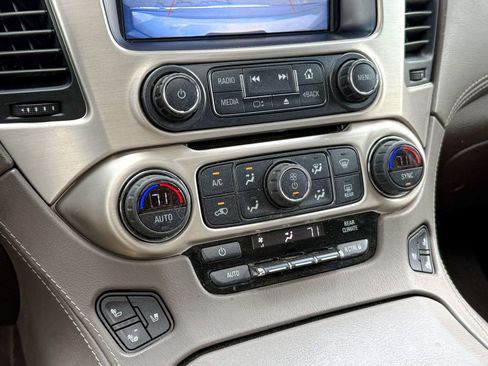 Used 2020 GMC Yukon Denali w/ Denali Ultimate Package AWD/4WD image 24