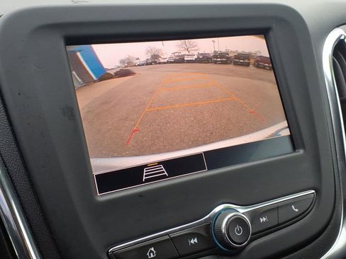 Used 2022 Chevrolet Equinox LT w/ Driver Convenience Package image 20