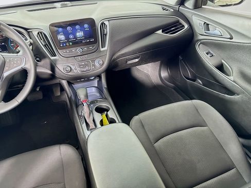 Used 2025 Chevrolet Malibu RS image 28