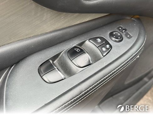 Used 2018 Nissan Murano SL w/ Moonroof Package AWD/4WD image 13