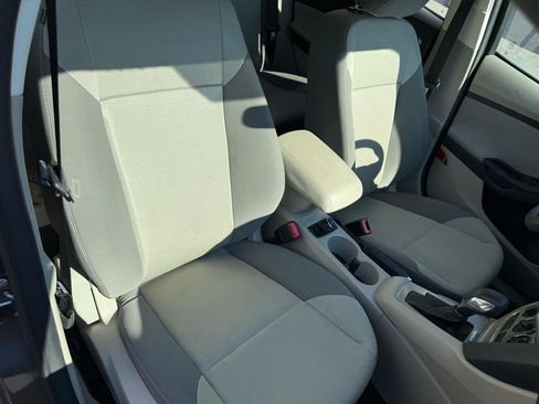 Used 2013 Ford Focus SE FWD image 9