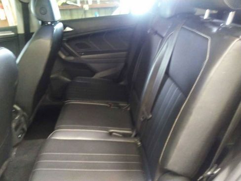 Used 2024 Volkswagen Tiguan SE image 4