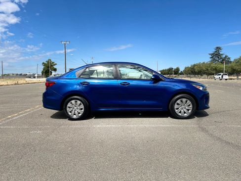 Used 2019 Kia Rio S FWD image 4