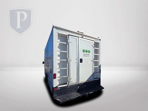 Used 2023 Ford E-350 and Econoline 350 Super Duty w/ Power Windows & Locks Group image 9