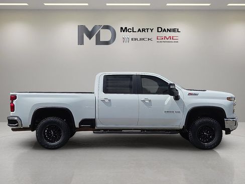 Certified 2024 Chevrolet Silverado 2500 LT w/ Convenience Package AWD/4WD image 15