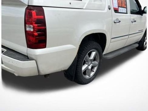 Used 2013 Chevrolet Avalanche LTZ image 1