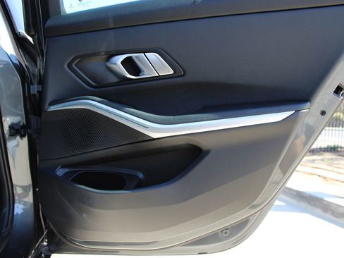 Used 2021 BMW 330i xDrive Sedan w/ Convenience Package image 30