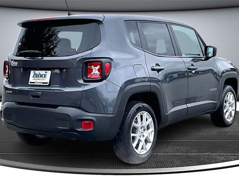 Used 2023 Jeep Renegade Latitude image 6