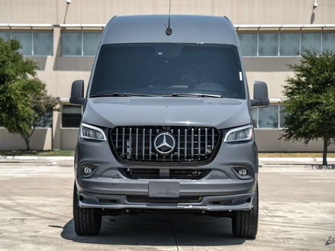 Used 2022 Mercedes-Benz Sprinter 2500 image 27