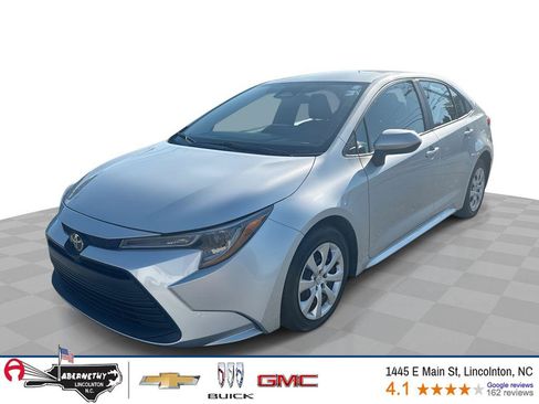 Used 2024 Toyota Corolla LE FWD image 1