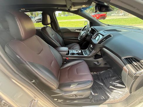 Used 2020 Ford Edge Titanium w/ Equipment Group 301A FWD image 41
