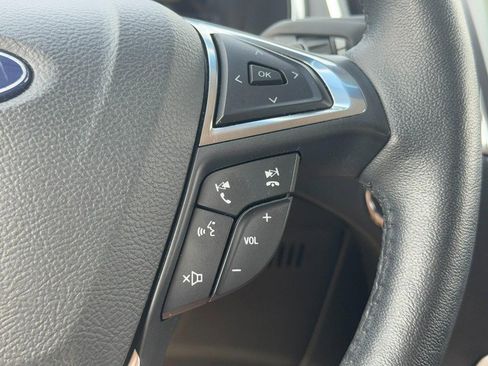 Used 2018 Ford Edge Titanium w/ Technology Package image 18