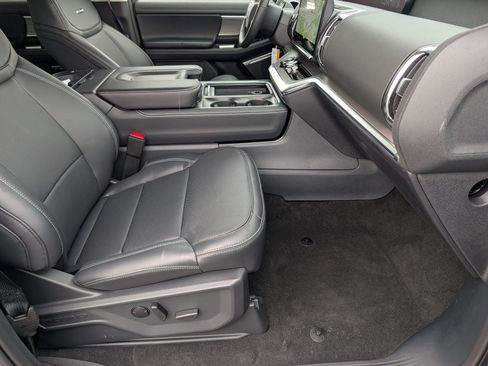 New 2027 Ford Expedition Platinum w/ Driver's Package RWD image 28