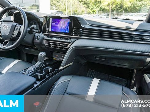 Used 2025 Toyota Camry SE image 24