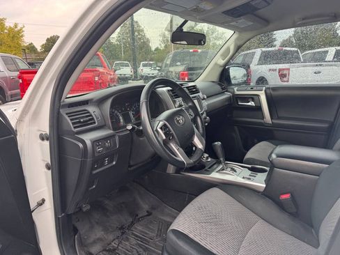 Used 2019 Toyota 4Runner SR5 AWD/4WD image 11
