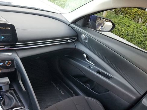 Used 2024 Hyundai Elantra SEL FWD image 13
