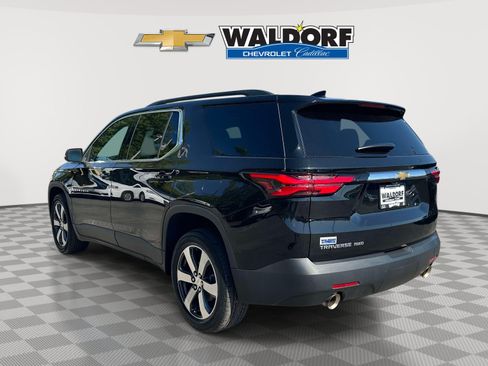 Used 2023 Chevrolet Traverse LT w/ LT Premium Package AWD/4WD image 4