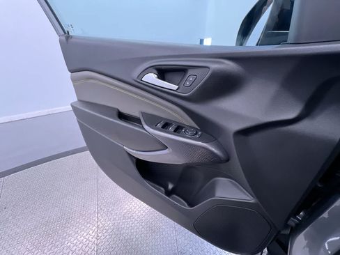 Used 2025 Chevrolet Trax ACTIV w/ Driver Confidence Package FWD image 30