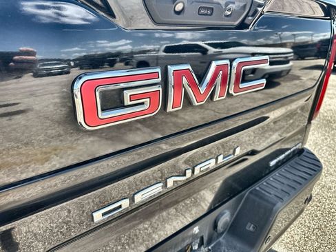 Used 2021 GMC Sierra 1500 Denali w/ Denali Ultimate Package AWD/4WD image 7