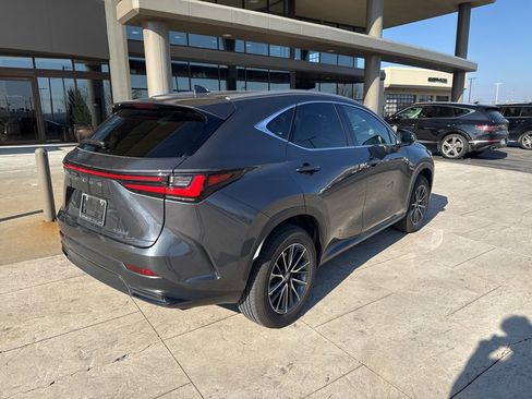 Used 2025 Lexus NX 250 250 Base image 3
