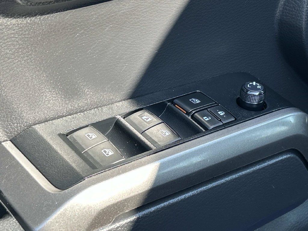Used 2022 Toyota Tacoma SR5 RWD image 21