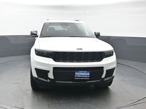 Used 2023 Jeep Grand Cherokee L Laredo image 9