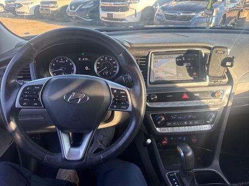 Used 2019 Hyundai Sonata Limited w/ Ultimate Package 04 image 11