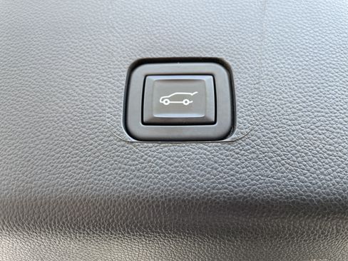 Used 2023 Chevrolet Traverse LT w/ Rear Camera Mirror Package AWD/4WD image 28