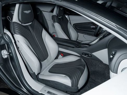 Used 2019 Aston Martin DB11 Volante image 21