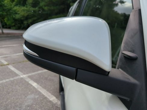 Used 2016 Toyota 4Runner Limited w/ Four Season Floor Mat Package AWD/4WD image 12